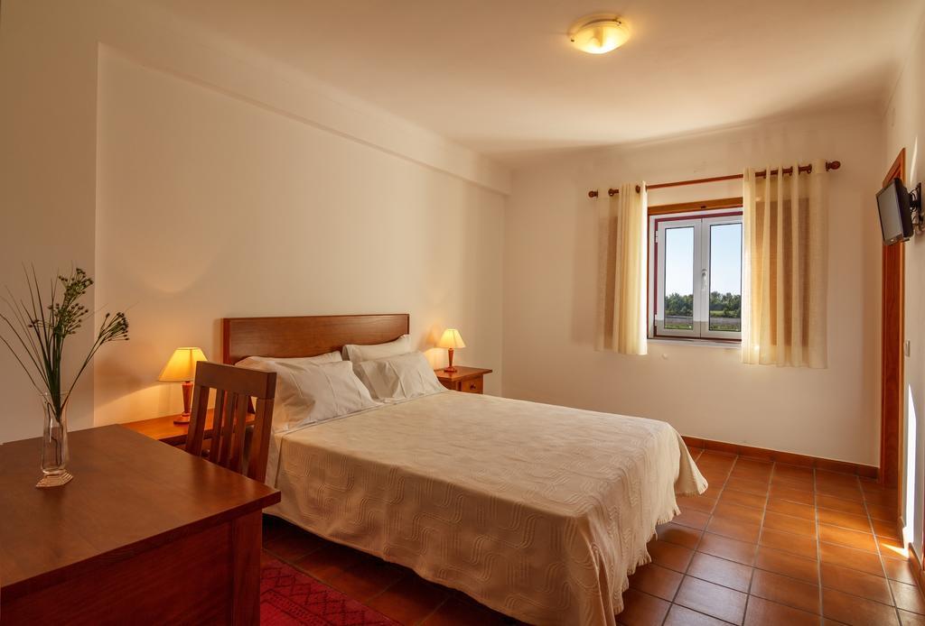 O Monte Da Estrada Guest House Zambujeira do Mar Rom bilde